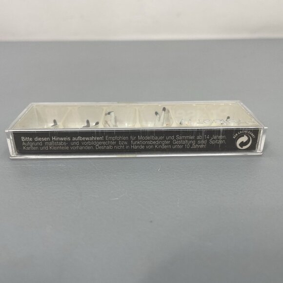 Preiser HO Scale Figures 1950s Working People 10457 - Picture 4 of 5